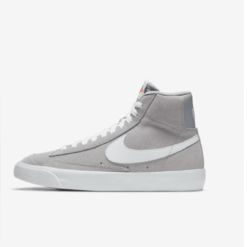 Nike Blazer Mid '77 Suede in Light Gray